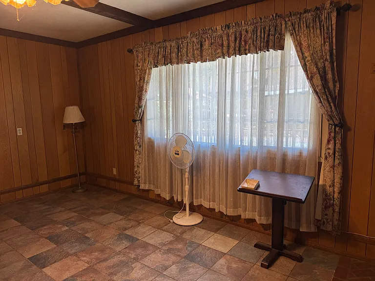 PARLOR front