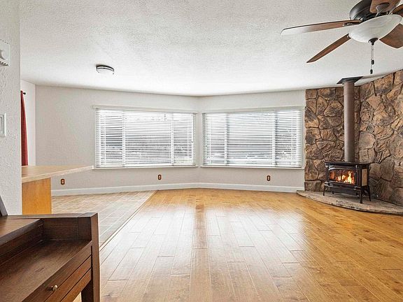 2nd image of 16516 Creekside Dr