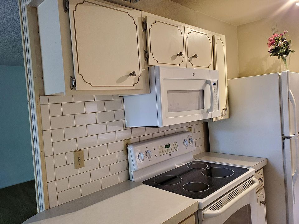 1st image of 1845 Peachtree Ln APT B