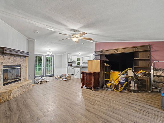 3rd image of 335 Thompson Way