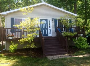 68761 S Shore Dr, Edwardsburg, MI 49112