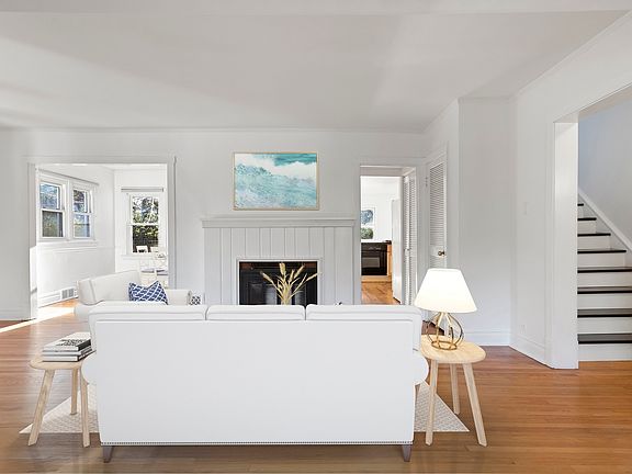 3rd image of 202 S Brainard Ave
