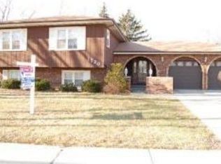 1720 Violet St, Aurora, IL 60505