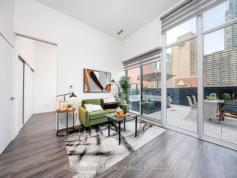 20 Edward St #403 — Photo 1
