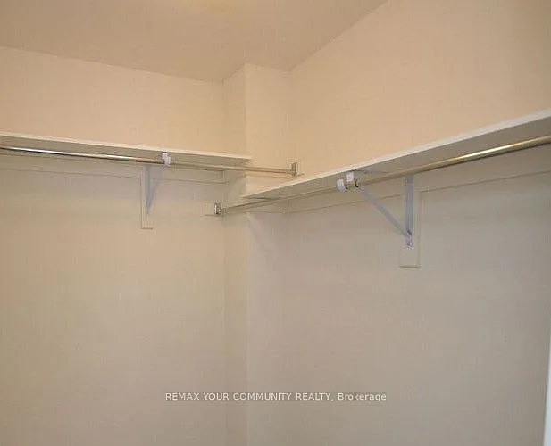 2 Phelps Ln #10 — Photo 17