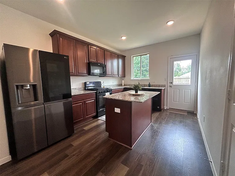 118 Ashwood Glade Dr — Photo 5