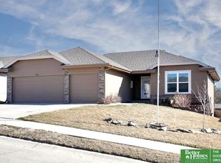 424 Eastwood Dr, Louisville, NE 68037