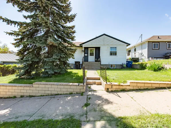 637 4th Ave W, Dickinson, ND 58601
