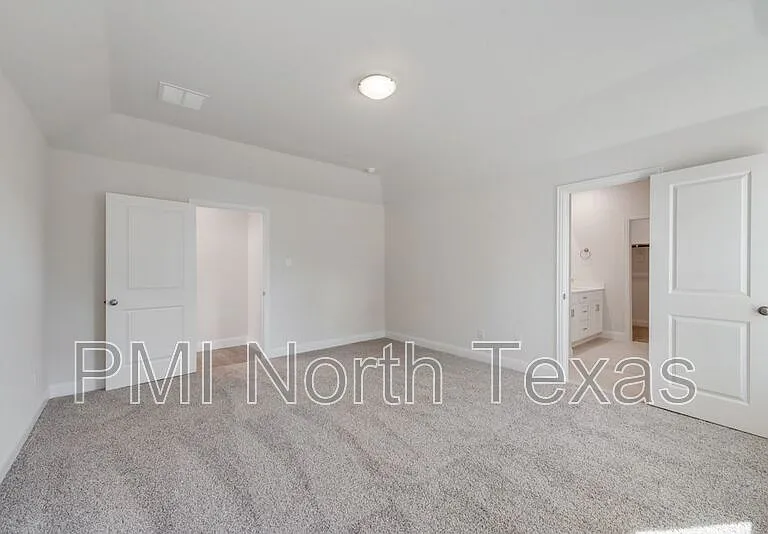 309 Amenduni Ln — Photo 9