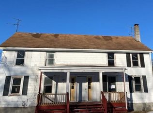 15 Lyon St, Valley Falls, NY 12185