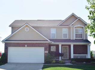 28942 Betsy Dr, Flat Rock, MI 48134