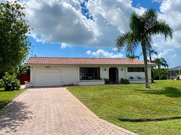 3rd image of 1075 SE Coral Reef Street