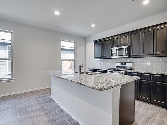 5th image of 2111 River Pine Rd