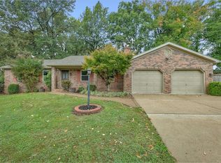 6576 Green Hill Dr, Evansville, IN 47711