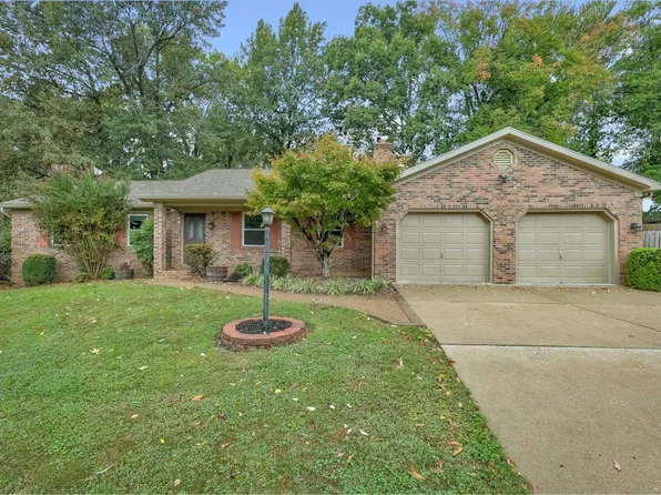 6576 Green Hill Dr, Evansville, IN 47711
