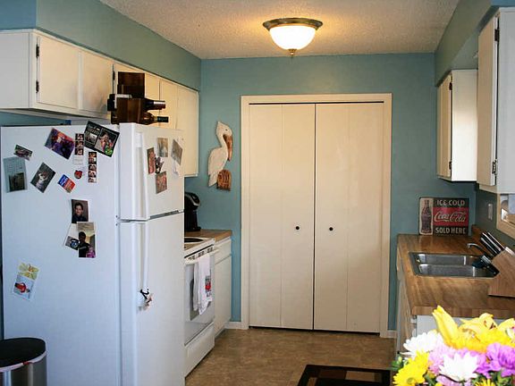 4th image of 1028 W Lincoln Ave