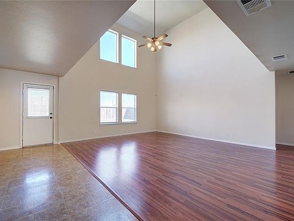 4th image of 612 Abbeyglen Castle Dr