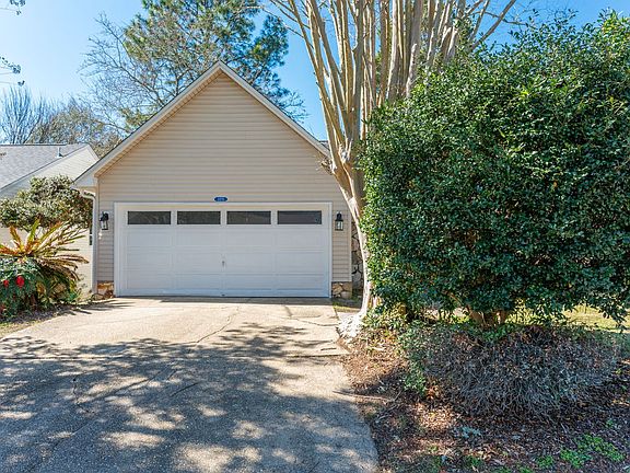 3rd image of 1570 Meadowbrook Ct