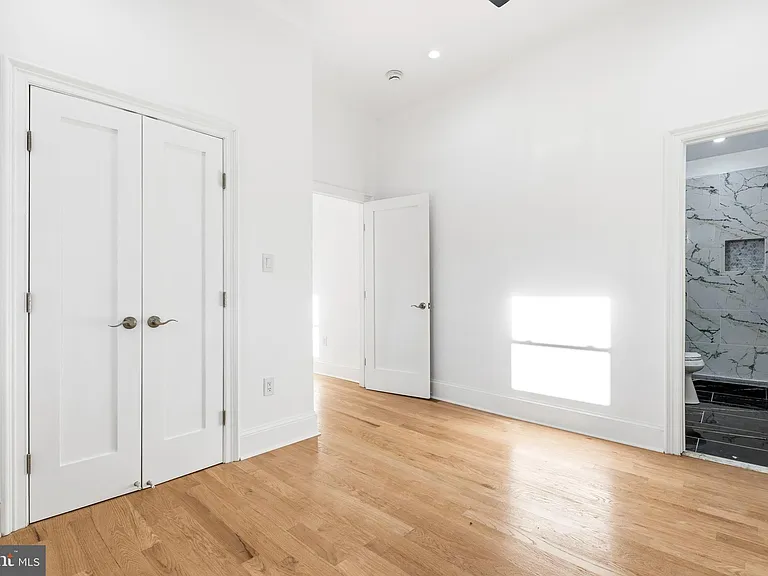 6218 Suitland Rd — Photo 37
