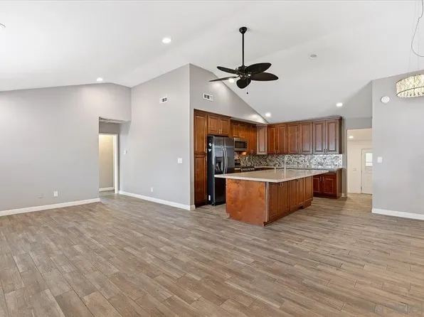 8276 Larkdale Ave, San Diego, CA 92123