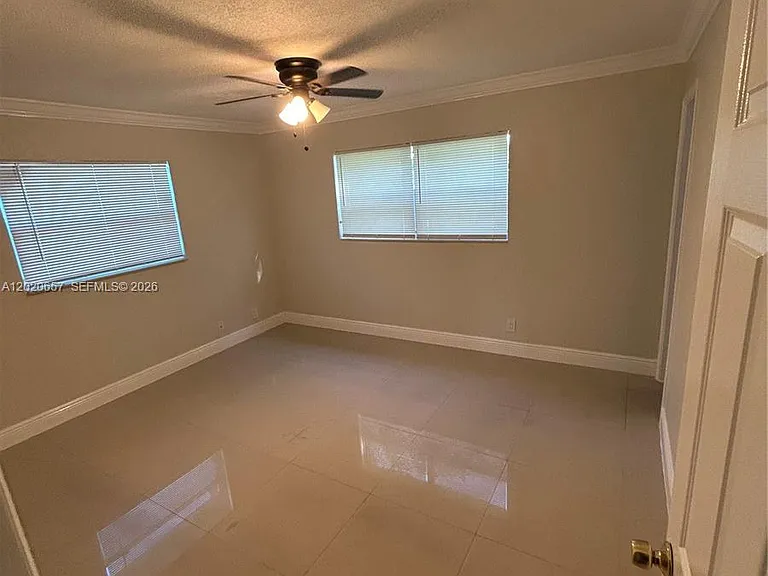 6701 SW 7th Pl — Photo 3