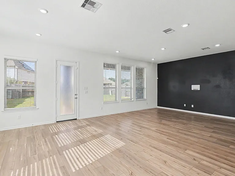 9407 Sea Star Ln — Photo 5