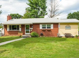 8 Boydston St, Canton, NC 28716