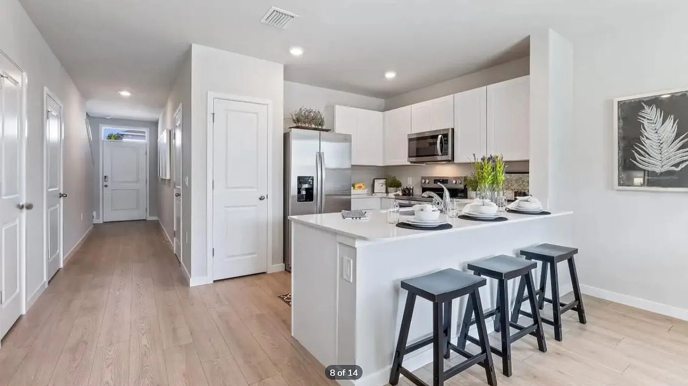 3 bed, 2.5 bath, 1464 sqft, $2,150 — Photo 4