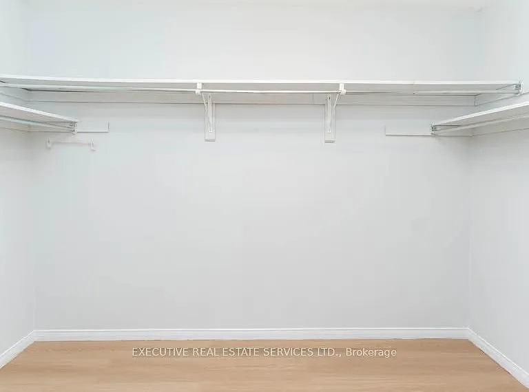 11 Upland Dr #UPPER — Photo 25