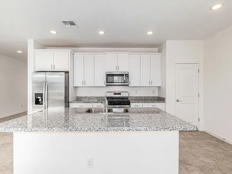 8821 W Agora Ln — Photo 12