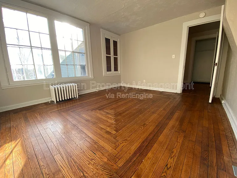 417 Oak St #1 — Photo 10