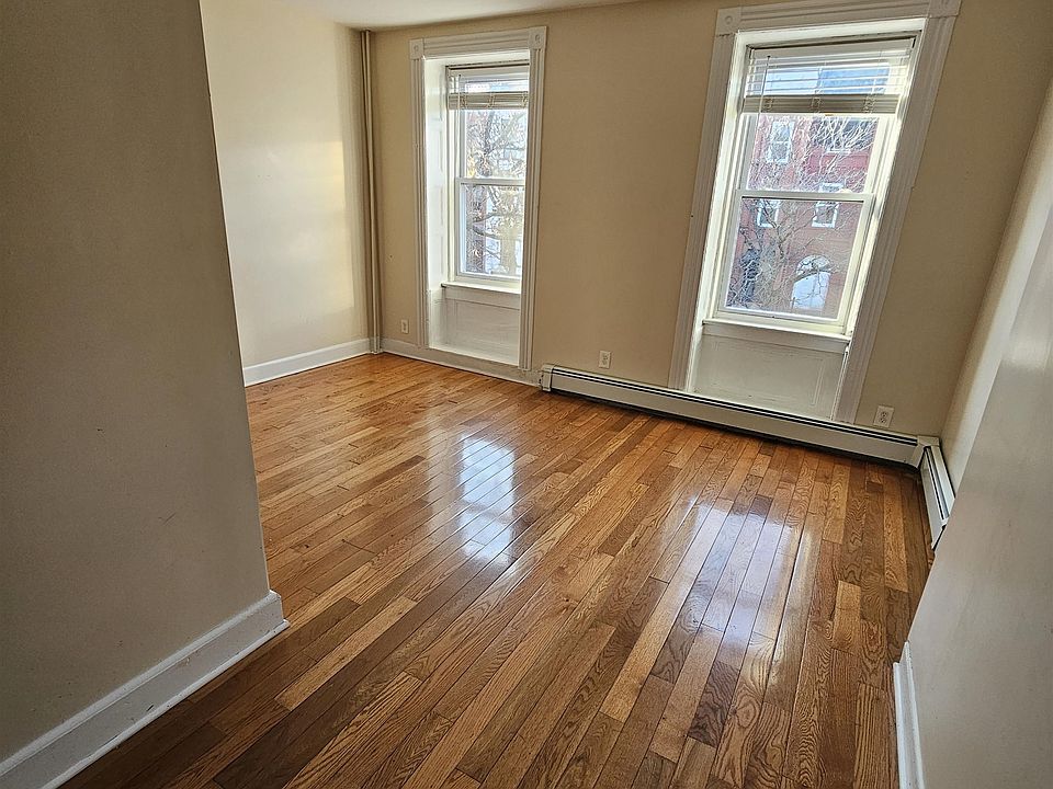2nd image of 42 Madison Ave