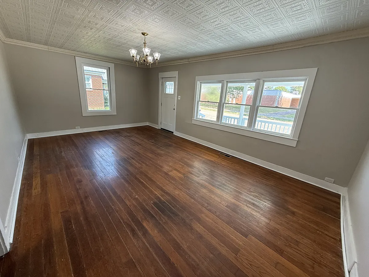 Livingroom - 25 Woodrow Ave