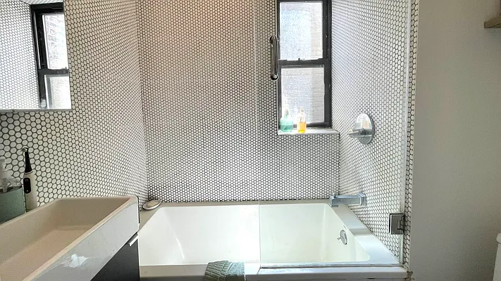 Rented by Strivers Management Group Corp (Brokerage) | media 11