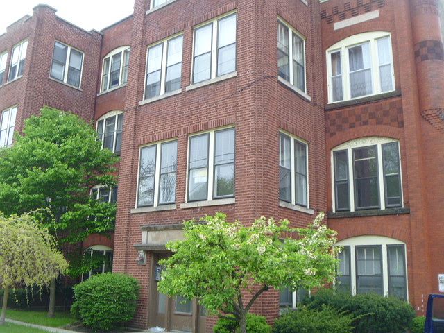 1st image of 423 E Chicago St APT C
