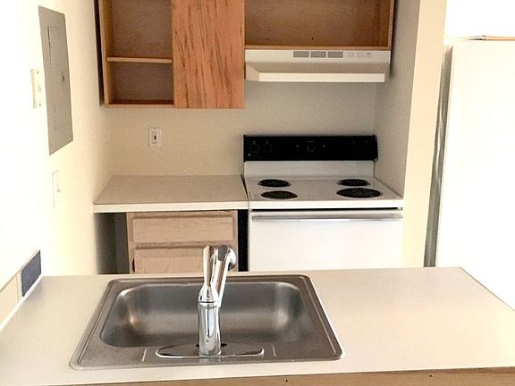 4th image of 1227 Jackson St APT 418