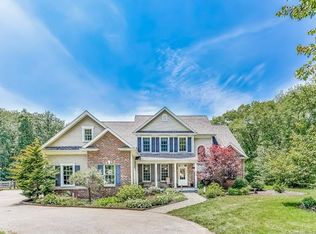 17 Farm Ponds Rd, North Stonington, CT 06359