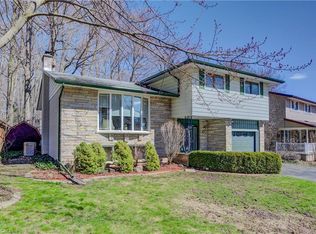 564 Glen Manor Blvd, Waterloo, ON N2L 4T6