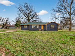 507 W Russell Ave, Nowata, OK 74048