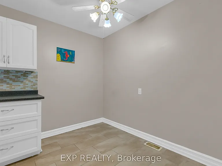 7 Sundback Ln — Photo 5