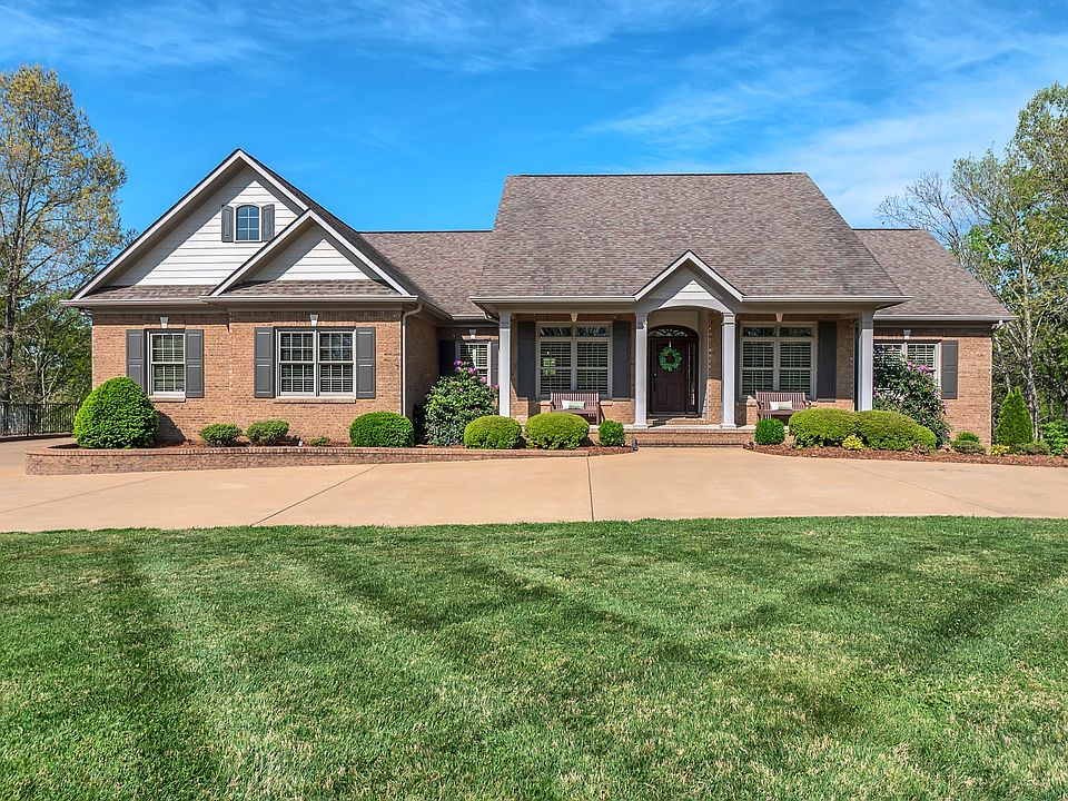 1st image of 294 Cove Ln