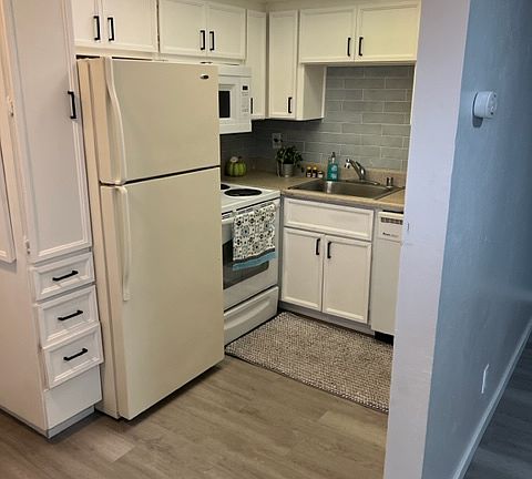 2nd image of 415 S Willard Ave APT 3