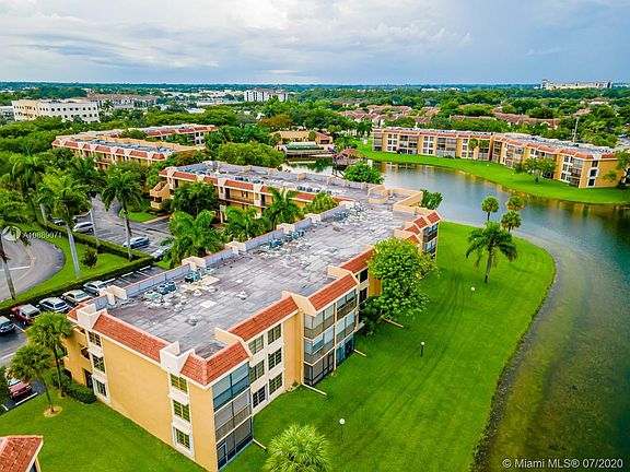 4th image of 6628 Coral Lake Dr #304