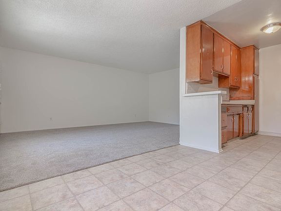 4th image of 4060 Stevely Ave APT 5