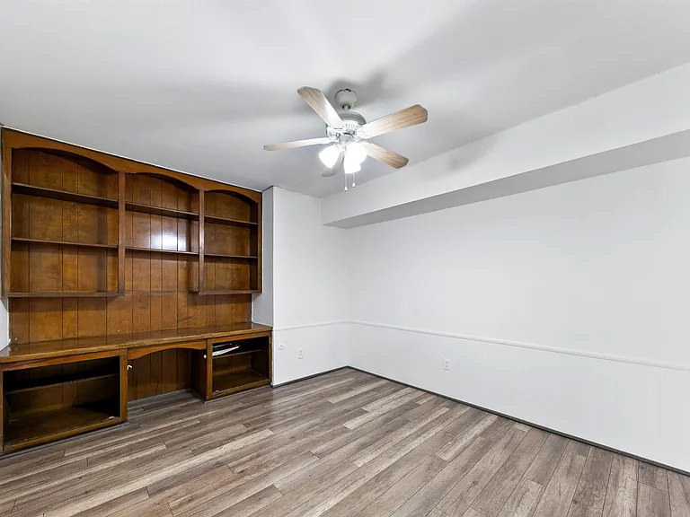361 N Post Oak Ln #231 — Photo 14