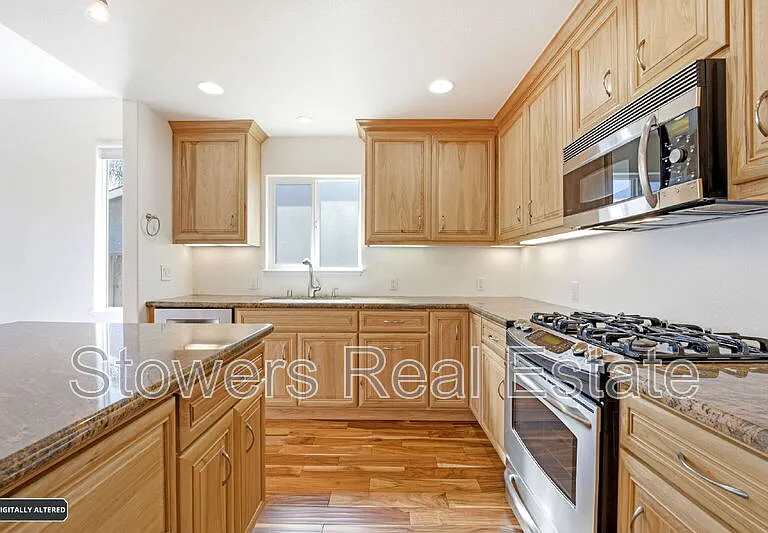 8049 Elgin Ln — Photo 12
