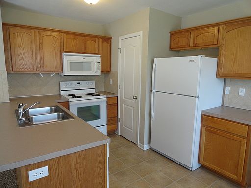 3rd image of 5931 NW 91st Ter