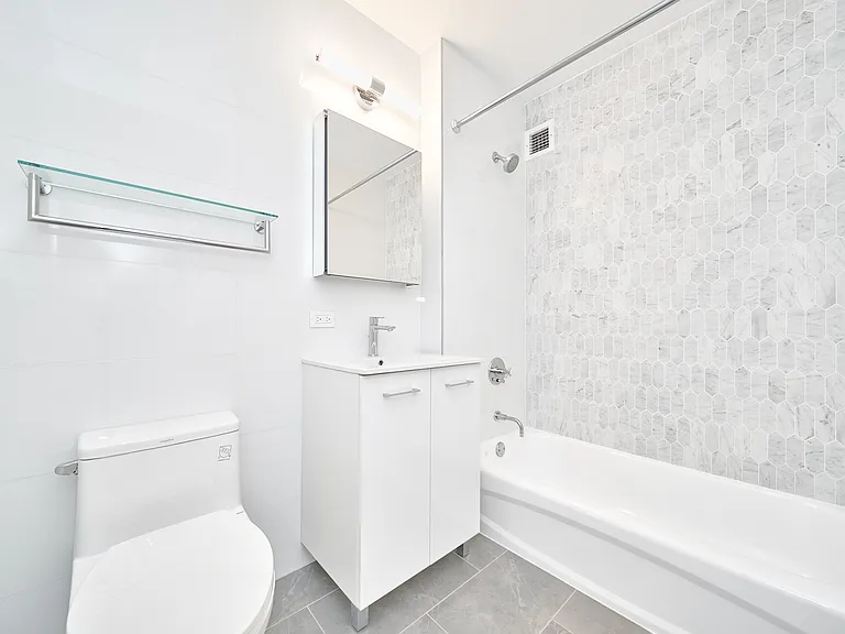 160 Riverside Blvd #12C — Photo 10
