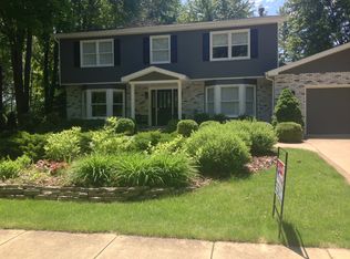 609 Nakoma Dr, Midland, MI 48640