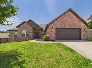 Abbey Ln, Centerton, AR 72719
